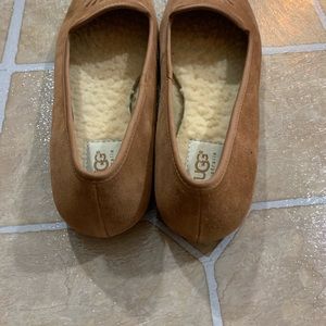 UGG Shoes - NWOT Ugg Flats UGG Shoes - NWOT Ugg Flats